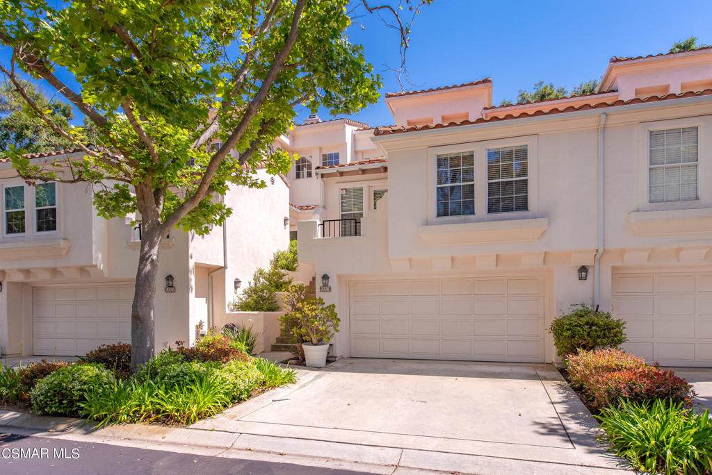 1008 Mountain Oak Place - Photo 1