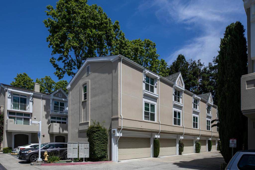 333 Dunsmuir Terrace - Photo 1