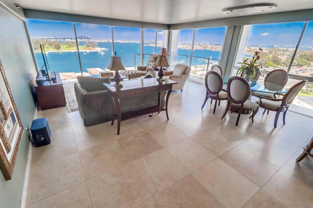 1810 Avenida Del Mundo - Photo 1