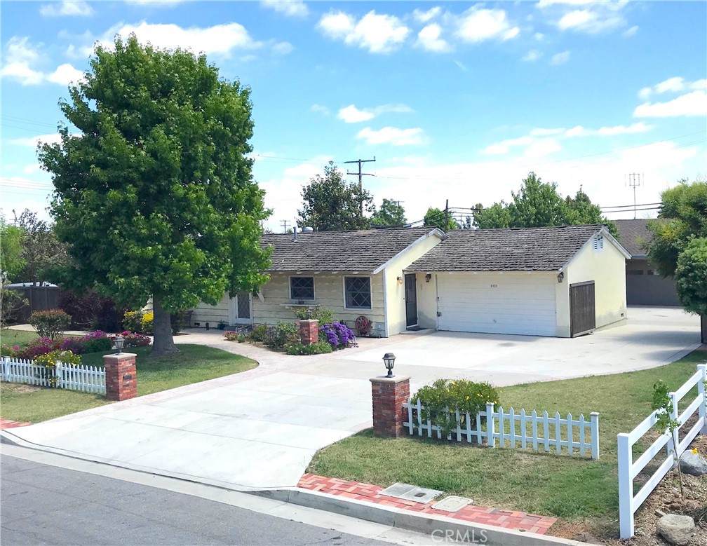800 Ryan Avenue - Photo 1