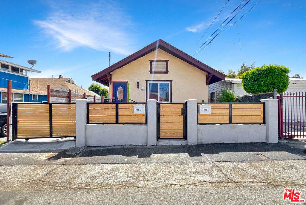 210 Amabel Street - Photo 1