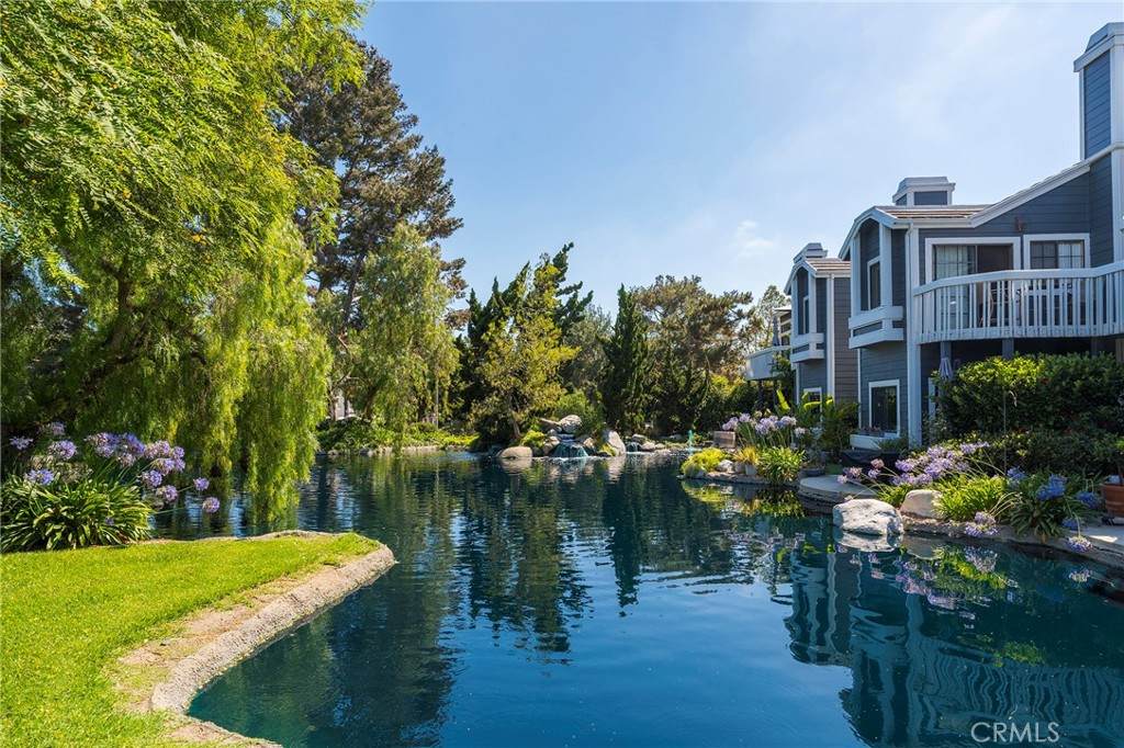 8206 Bridgepoint Drive - Photo 1