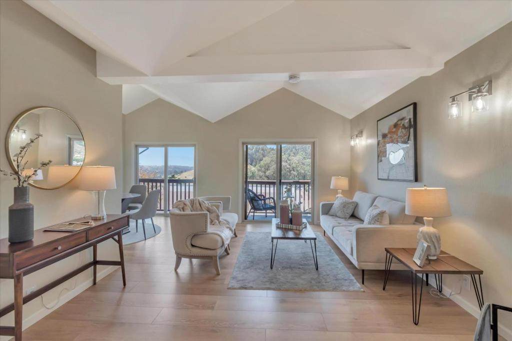 959 Ridgeview Court - Photo 1