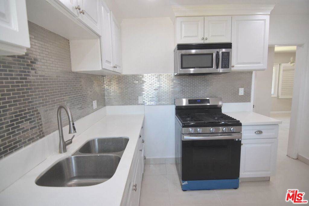 4007 Abourne Road - Photo 1