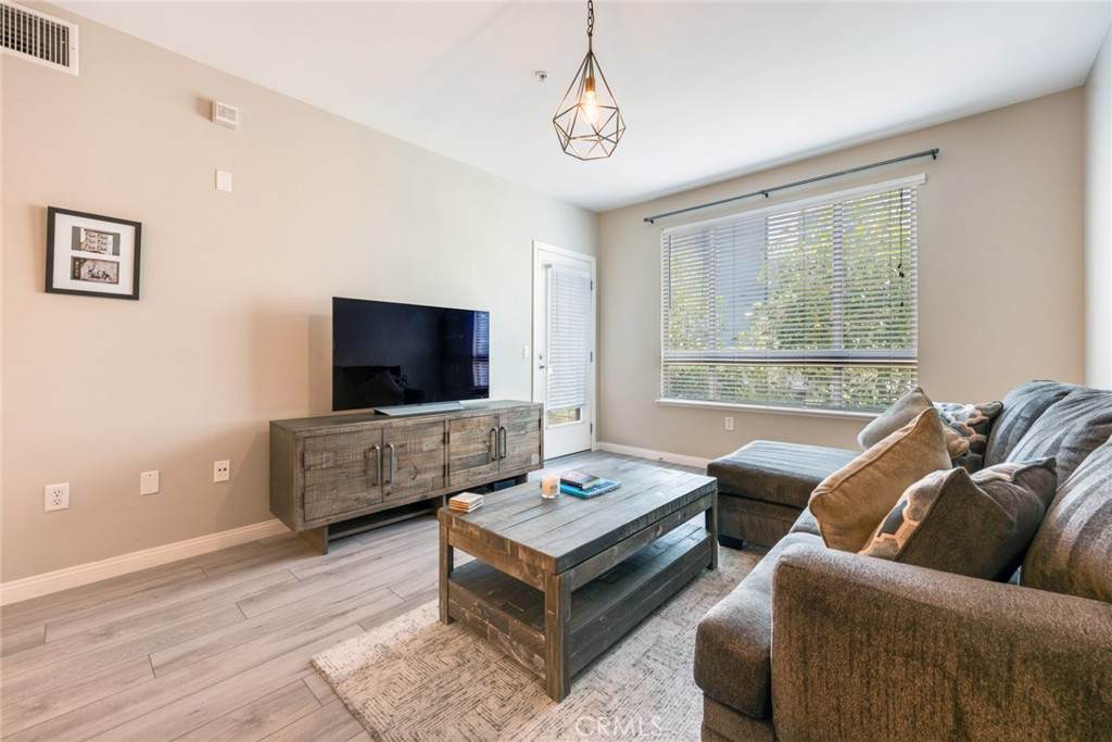 100 Alameda Street - Photo 1