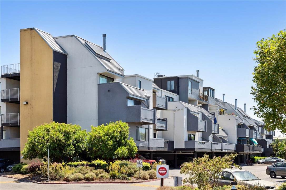 5 Embarcadero - Photo 1