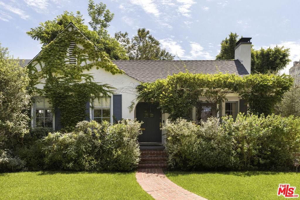 520 Lillian Way - Photo 1