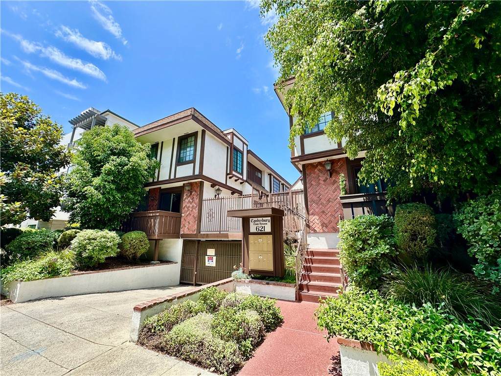 621 Orlando Avenue - Photo 1