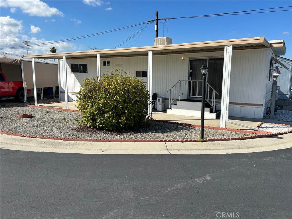 43601 Florida Avenue - Photo 1