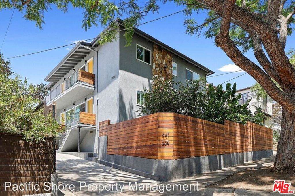 639 Robinson Street - Photo 1