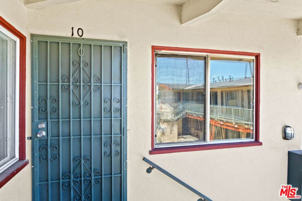 7525 Crenshaw Boulevard - Photo 1