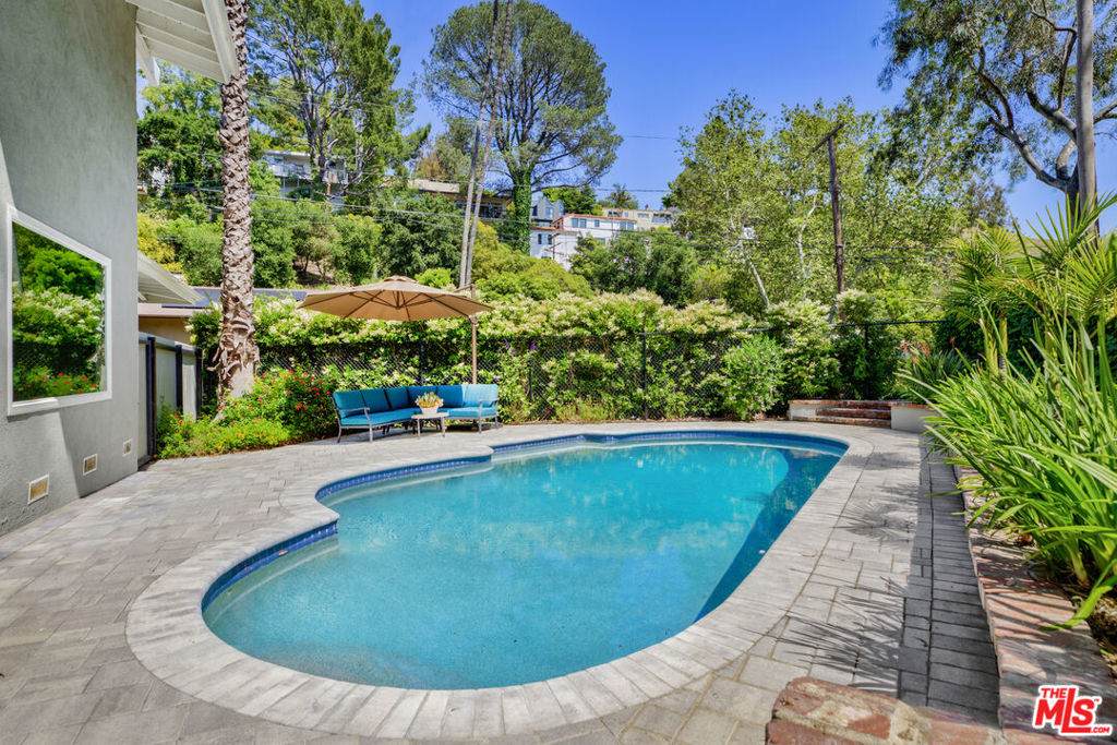 3101 Beachwood Drive - Photo 1