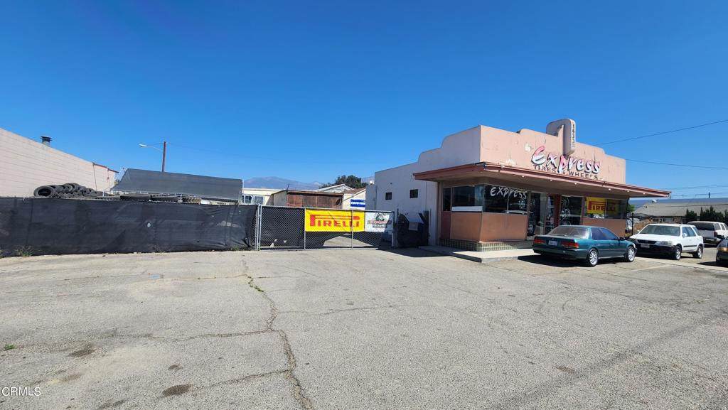 1433 Main Street - Photo 1
