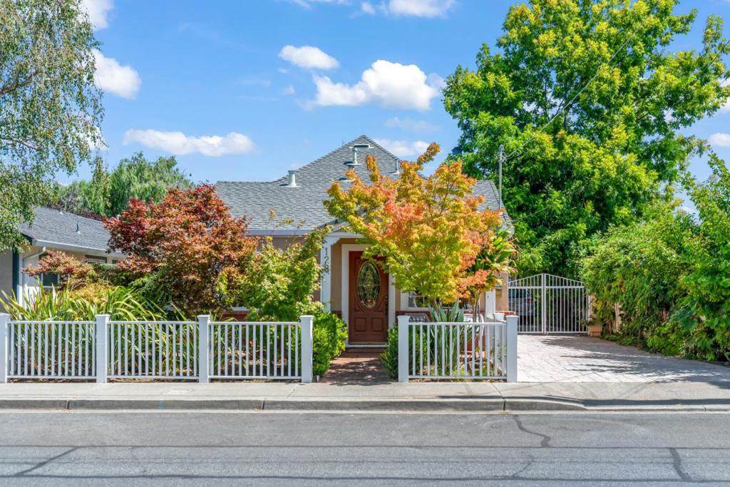 128 Sunset Avenue - Photo 1