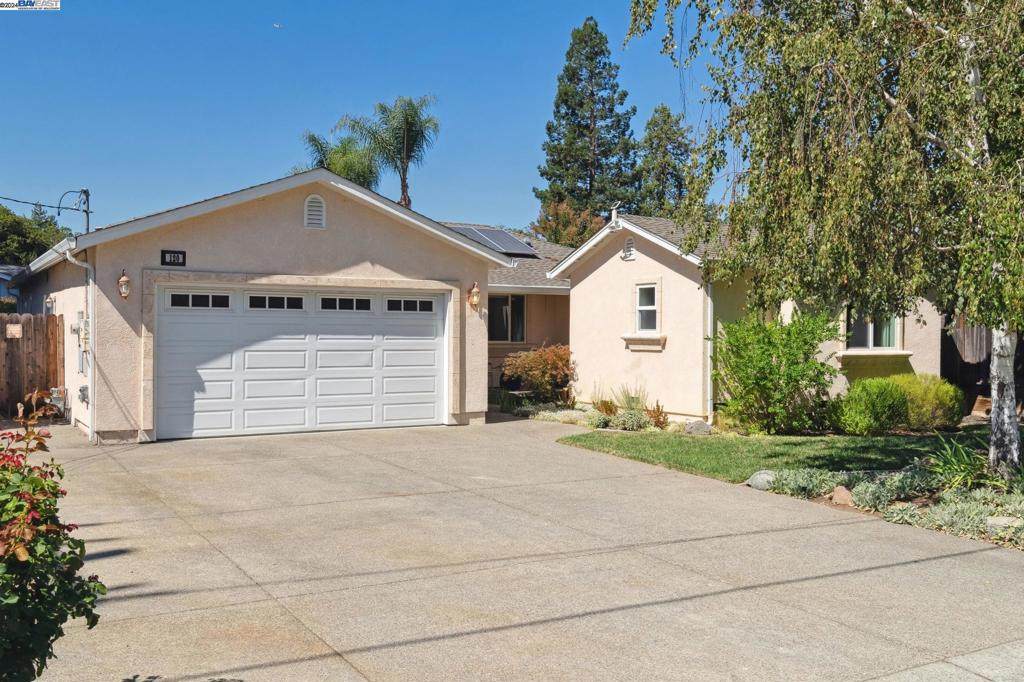 120 Flame Dr - Photo 1