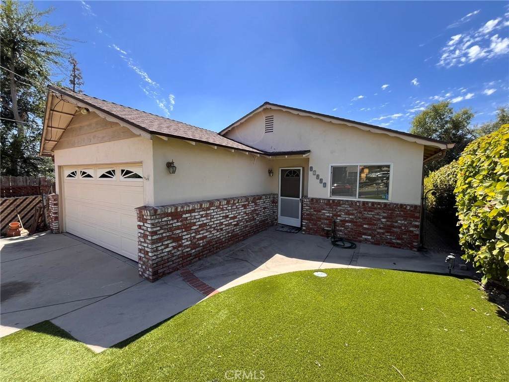 10221 Glory Avenue - Photo 1