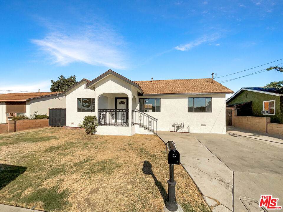 124 Thompson Avenue - Photo 1