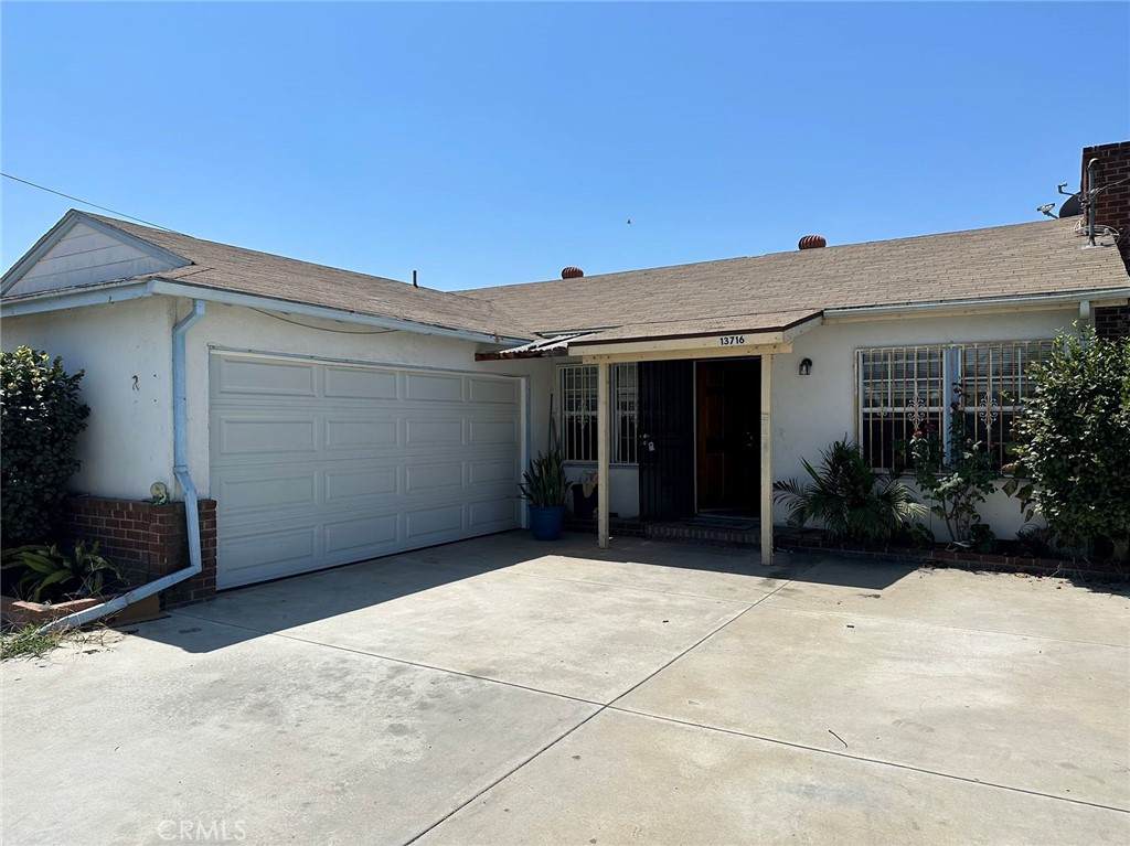 13716 Foster Avenue - Photo 1