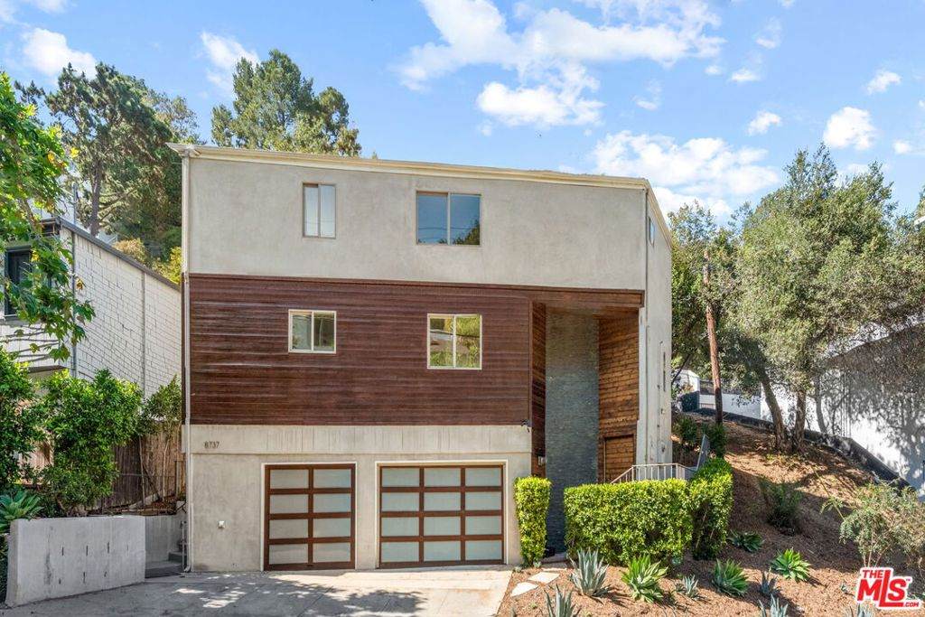 8737 Wonderland Avenue - Photo 1
