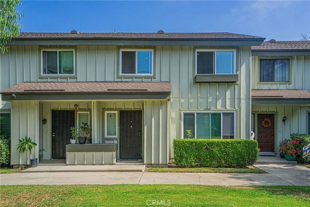 10005 Karmont Avenue - Photo 1