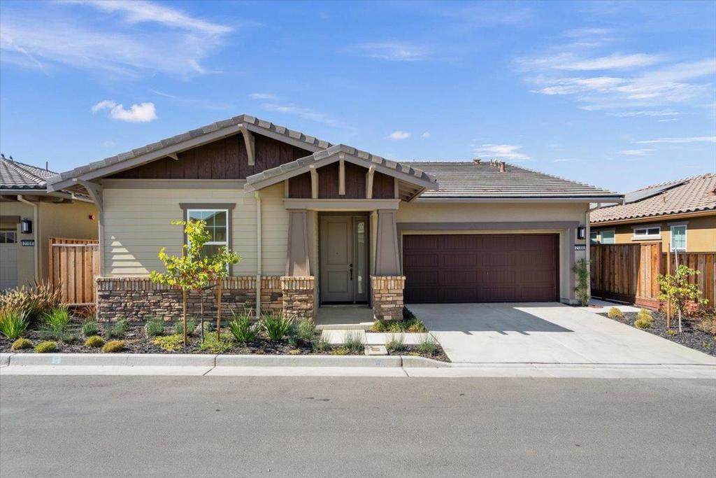 2106 White Oak Drive - Photo 1