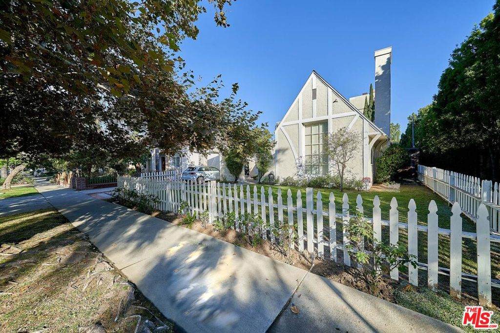 6203 Del Valle Drive - Photo 1