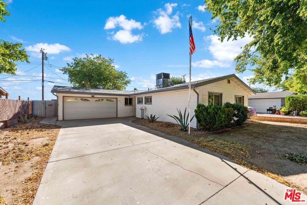 38248 Gunton Drive - Photo 1