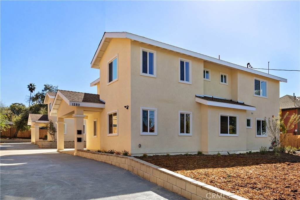 1282 Summit Avenue - Photo 1