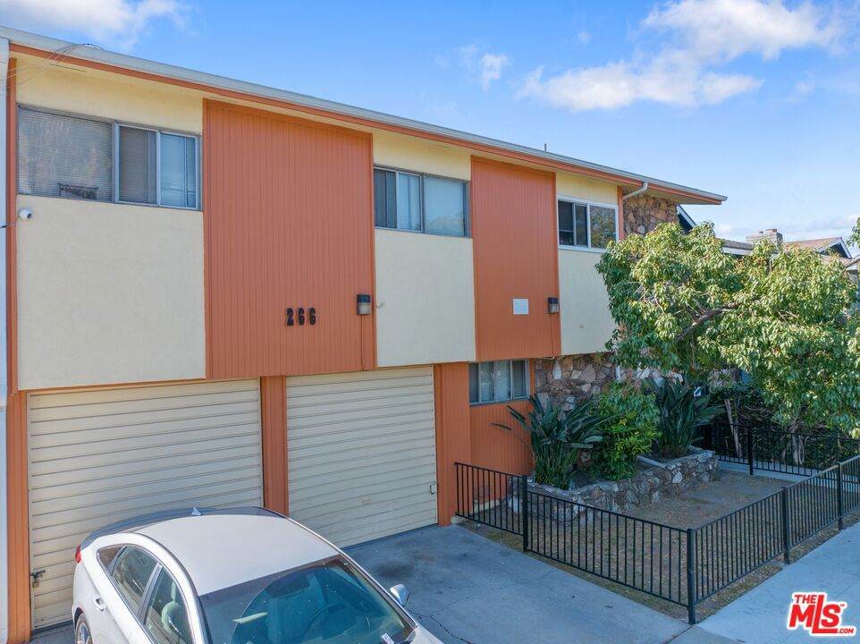 266 25th Street - Photo 1