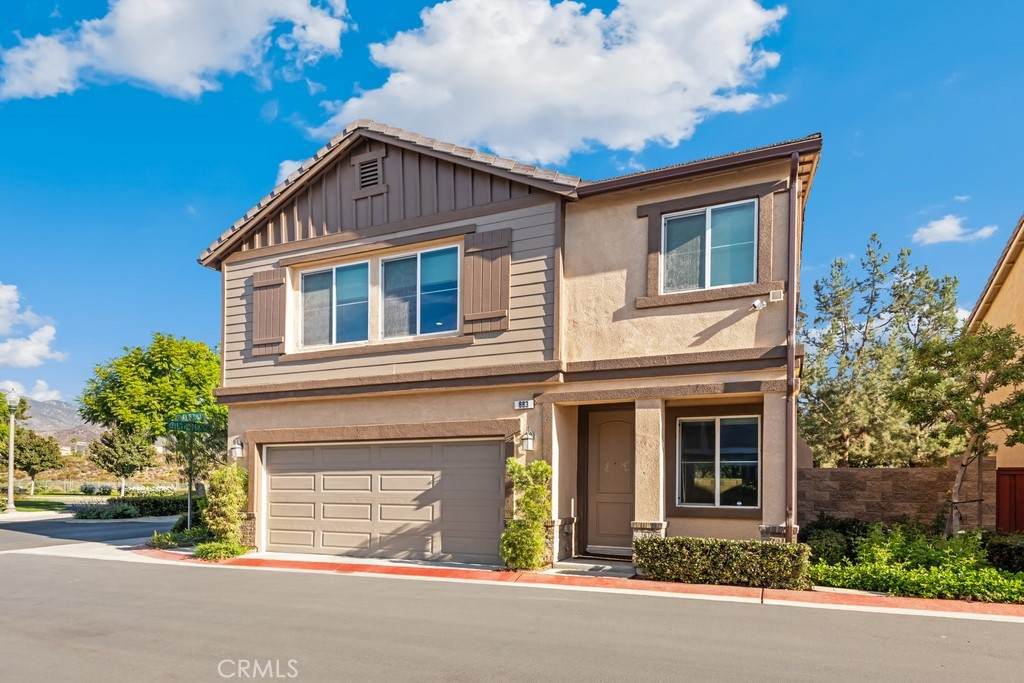 883 Alex Court - Photo 1