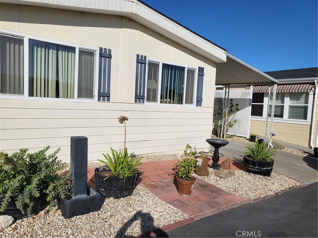 840 Innesley Drive - Photo 1