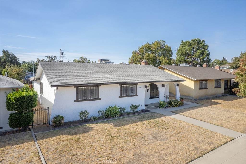 981 Thorne Avenue - Photo 1