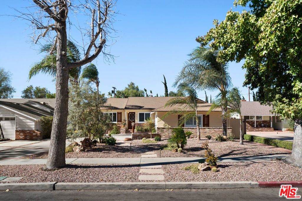 5439 Lemona Avenue - Photo 1