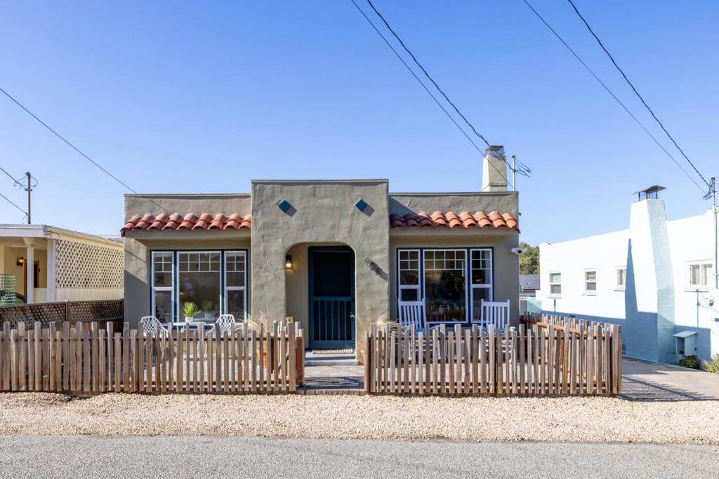 908 Ruth Court - Photo 1
