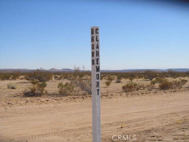 5007 Brown Boulevard - Photo 1