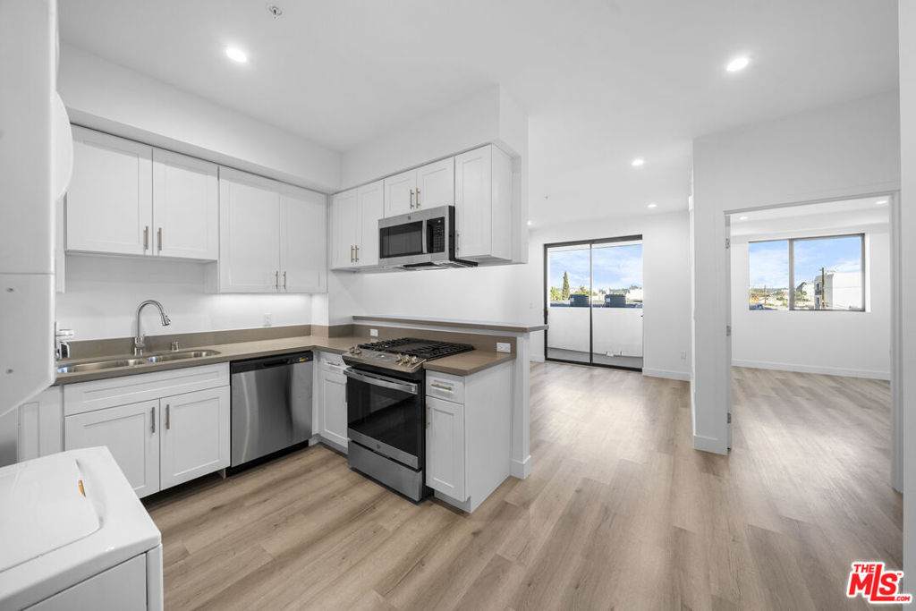 5612 Lexington Avenue - Photo 1