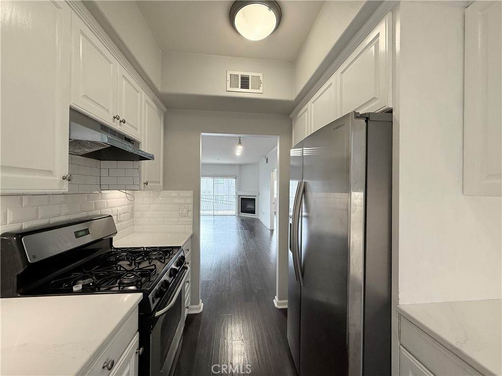 3401 Bentley Avenue - Photo 1