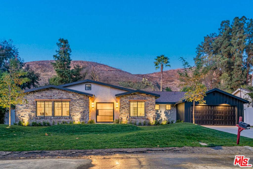 5117 Dumont Place - Photo 1