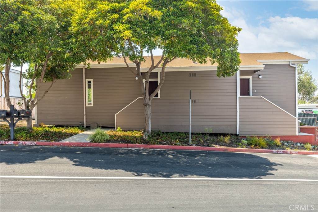 103 Fontana Avenue - Photo 1