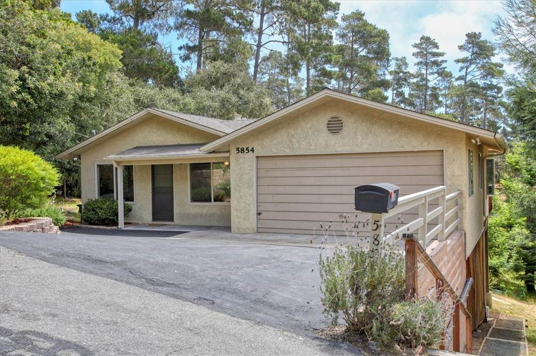 5854 Sunbury Avenue - Photo 1