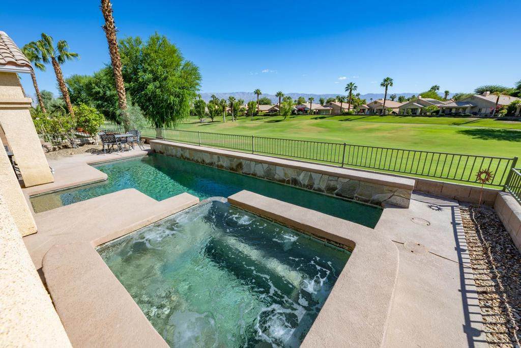https://bt-photos.global.ssl.fastly.net/socal/orig_boomver_1_373871213-2.jpg