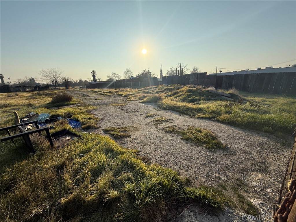 1931 Dairy Avenue - Photo 1