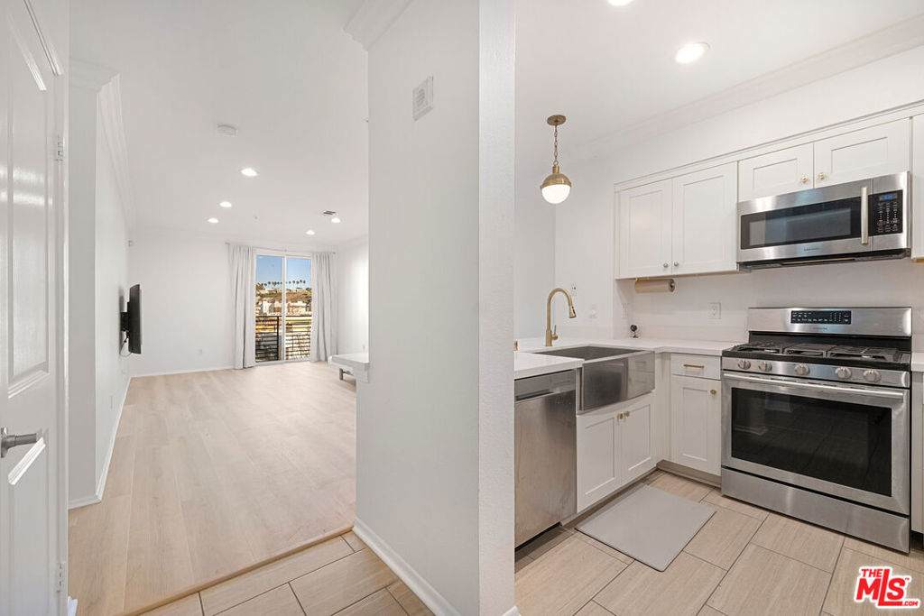 6400 Crescent Parkway - Photo 1