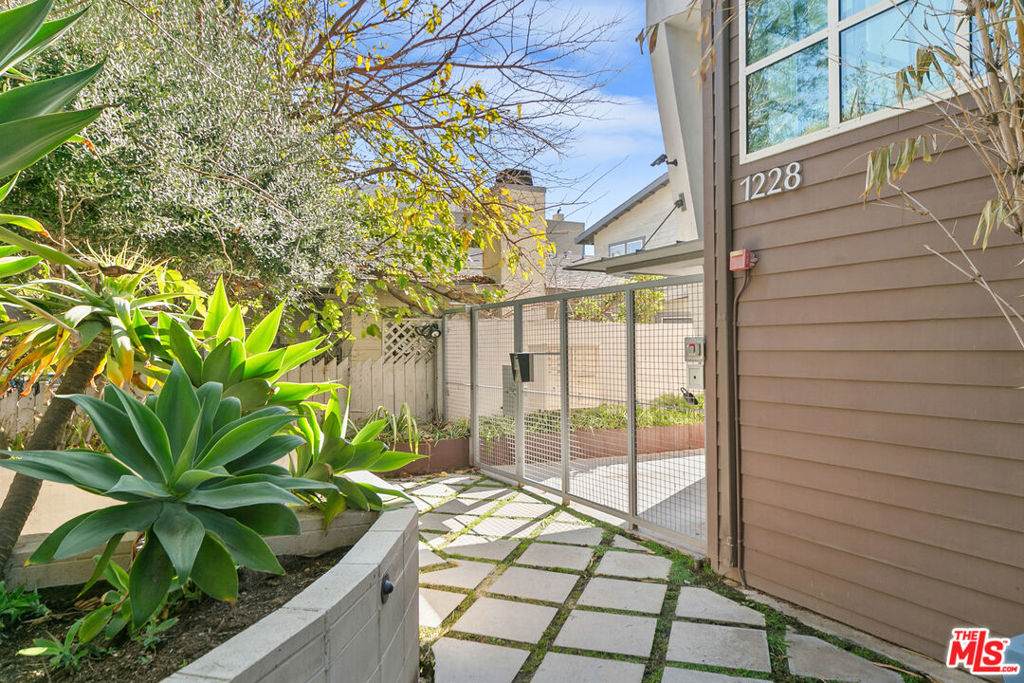 https://bt-photos.global.ssl.fastly.net/socal/orig_boomver_1_373909440-2.jpg