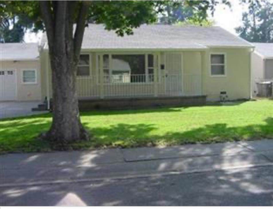 1830 De Ovan Avenue - Photo 1