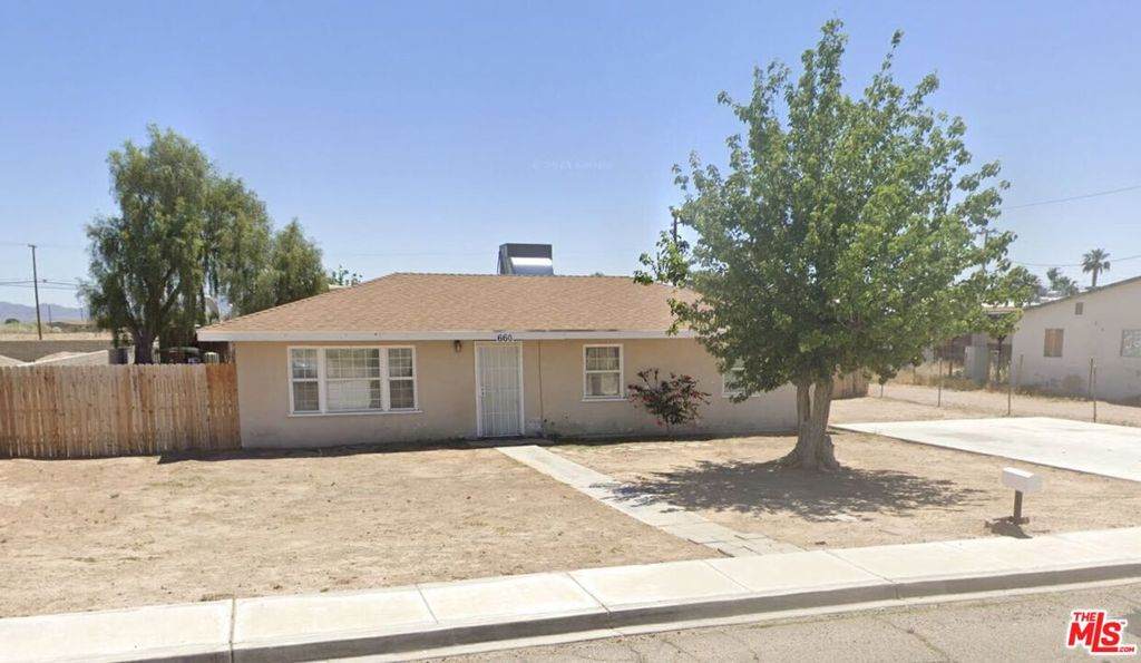 660 6th Street - Photo 1