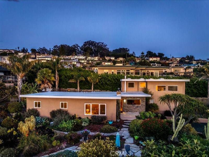 735 Cabrillo Place - Photo 1