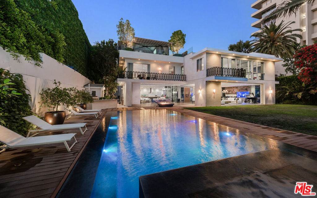 https://bt-photos.global.ssl.fastly.net/socal/orig_boomver_1_373987111-2.jpg