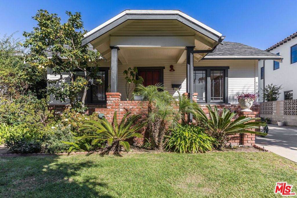 2324 Louella Avenue - Photo 1