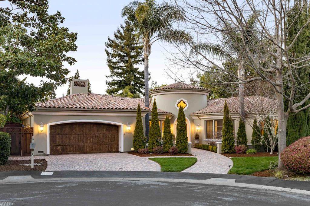8 Reyna Place - Photo 1